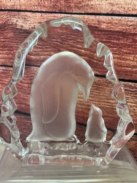 Art Glass Penguin Decor Engraved Etched Paperweight - Picture 1 of 10